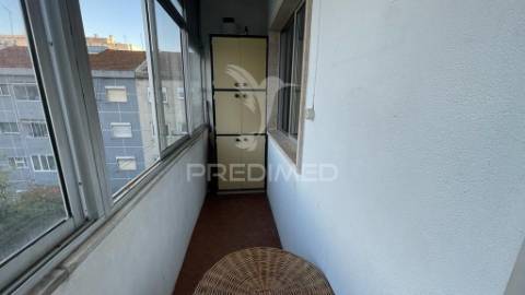 Apartamento t2 na cova da piedade – localização estratégica e excelente potencial
