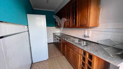 Apartamento t2 na cova da piedade – localização estratégica e excelente potencial