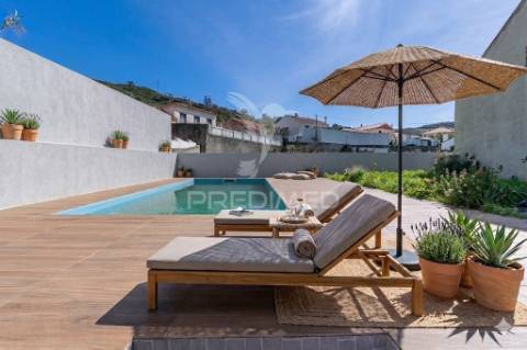 Moradia t4 com piscina em sobral de monte agraço/sabugos