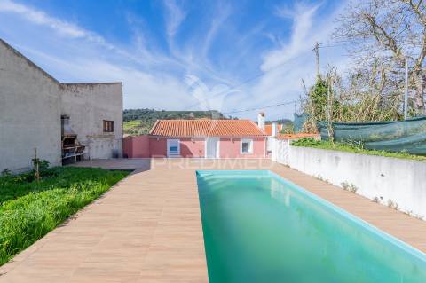 Moradia t4 com piscina em sobral de monte agraço/sabugos