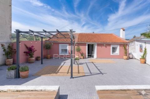 Moradia t4 com piscina em sobral de monte agraço/sabugos