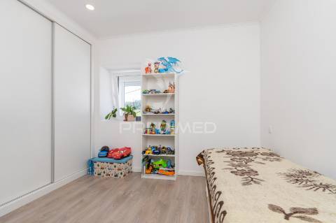 Moradia t4 com piscina em sobral de monte agraço/sabugos