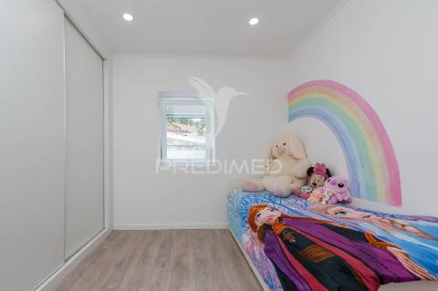 Moradia t4 com piscina em sobral de monte agraço/sabugos