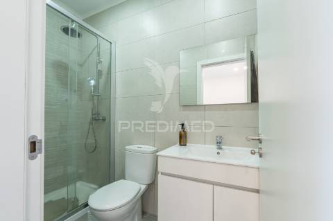 Moradia t4 com piscina em sobral de monte agraço/sabugos