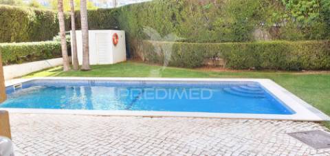 Apartamento t2 com piscina em condomínio fechado, alto do quintão