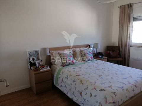Apartamento t2 - centro queijas