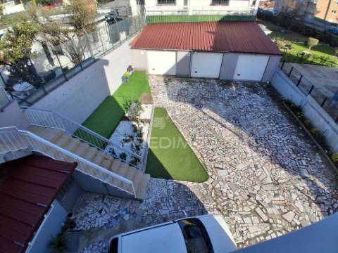 Andar‑moradia t3 renovado em gondomar