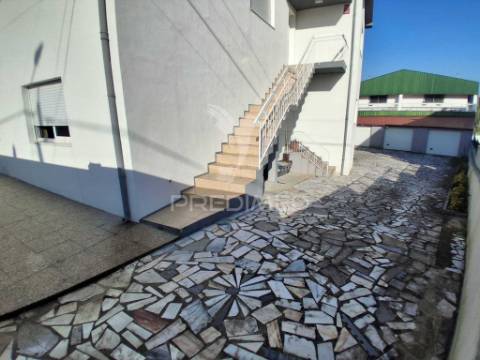 Andar‑moradia t3 renovado em gondomar