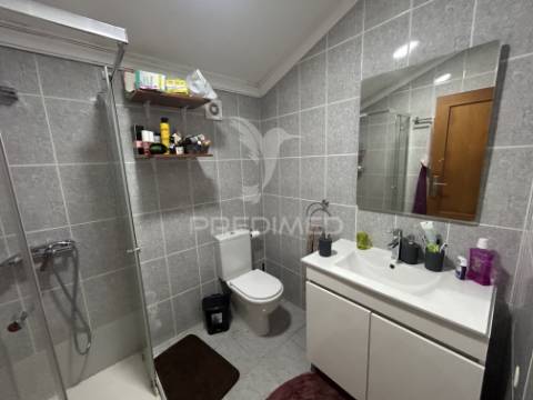 Apartamento t4 duplex em vila verde – oliveira do bairro
