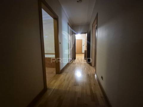 Apartamento t2 com elevadores no centro de vila franca de xira