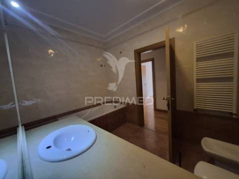 Apartamento t2 com elevadores no centro de vila franca de xira