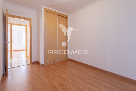 Apartamento t4- centro histórico de évora com lugar de garagem.