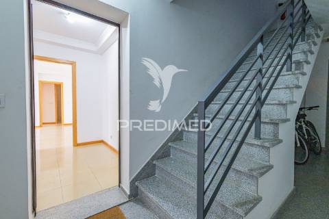 Apartamento t4- centro histórico de évora com lugar de garagem.