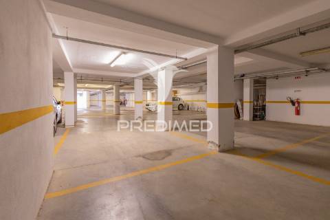 Apartamento t4- centro histórico de évora com lugar de garagem.
