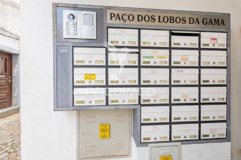 Apartamento t4- centro histórico de évora com lugar de garagem.
