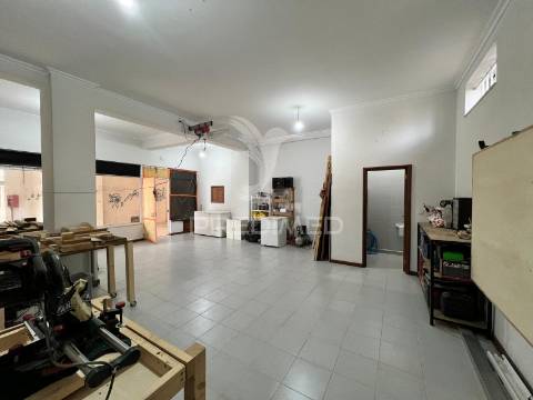 Loja comercial no centro histórico de mirandela