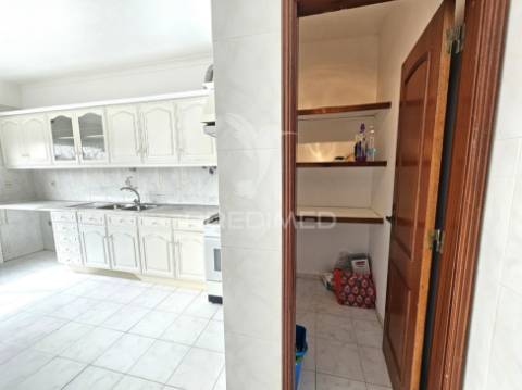 Excelente apartamento t2 no centro do pinhal novo, palmela
