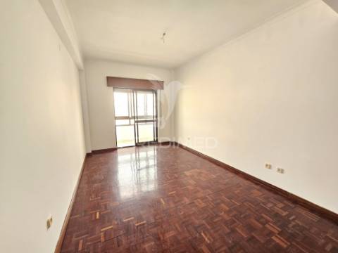 Excelente apartamento t2 no centro do pinhal novo, palmela