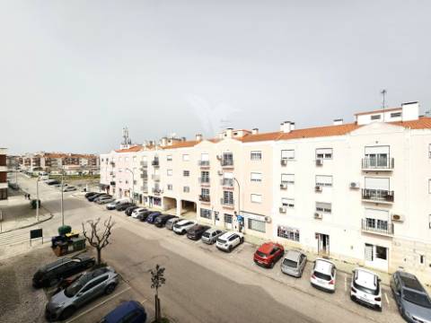 Excelente apartamento t2 no centro do pinhal novo, palmela