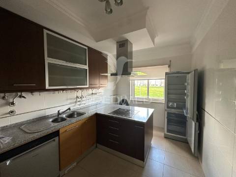Apartamento t3/com garagem -para arrendamento em santarém