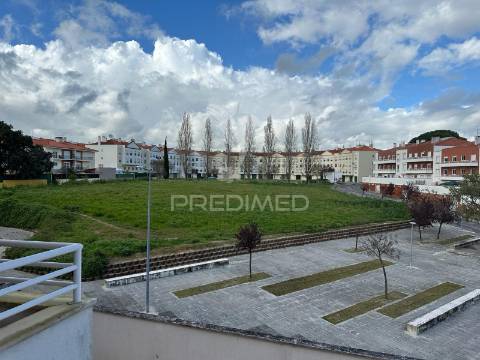 Apartamento t3/com garagem -para arrendamento em santarém