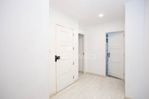 Excelente t3 linha metro laranjeiro
