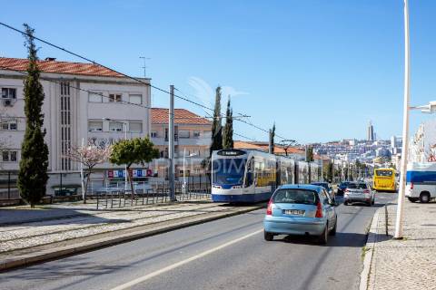 Excelente t3 linha metro laranjeiro