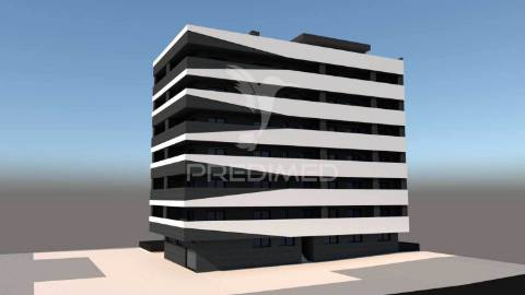 T2 em monte gordo, em edifício na 2ª linha com piscina