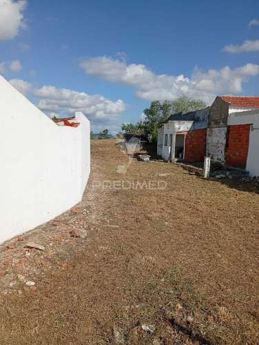 Terreno urbano com 1.560 m2 em alpiarça, santarém.