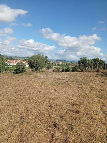Terreno urbano com 1.560 m2 em alpiarça, santarém.