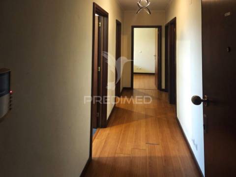 Carvalhos v.n.gaia t2 com lugar de garagem condominio fechado