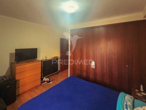Carvalhos v.n.gaia t2 com lugar de garagem condominio fechado