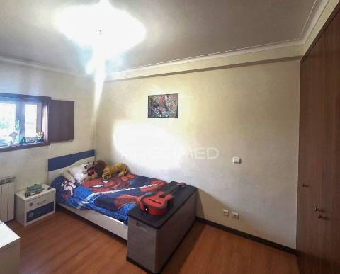 Carvalhos v.n.gaia t2 com lugar de garagem condominio fechado