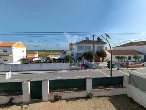 Excelente moradia t5 com possibilidade de dois apartamentos e espaço exterior