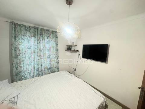 Duplex t4 com garagem e terraço,santiago do cacém.