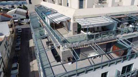 Magnífico t1, central, com um terraço, vista rio e garagem