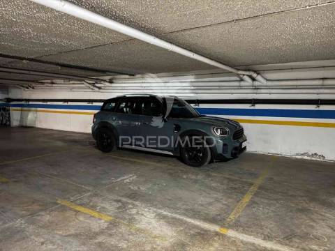 Magnífico t1, central, com um terraço, vista rio e garagem