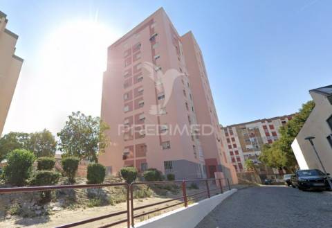 Oportunidade investimento t2 bairro são francisco-setúbal em são sebastião