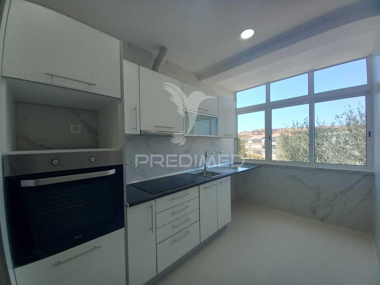 Oportunidade investimento t2 bairro são francisco-setúbal em são sebastião