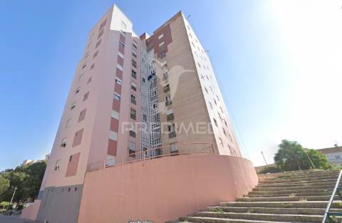 Oportunidade investimento t2 bairro são francisco-setúbal em são sebastião