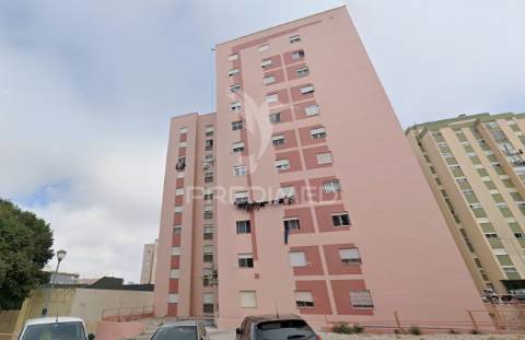 Oportunidade investimento t2 bairro são francisco-setúbal em são sebastião