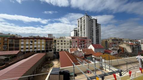 Apartamento t2 renovado com estacionamento – pronto a habitar -junto ao hospital