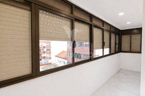 T3 com varandas e cozinha remodelada - montijo
