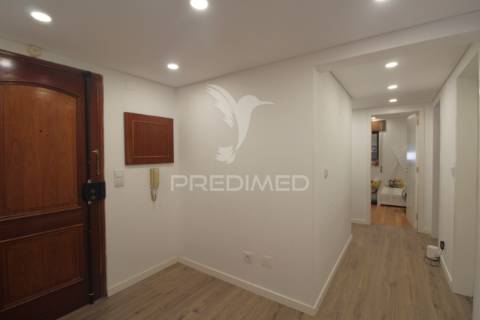 T3 com varandas e cozinha remodelada - montijo
