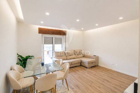 T3 com varandas e cozinha remodelada - montijo