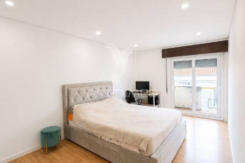 T3 com varandas e cozinha remodelada - montijo