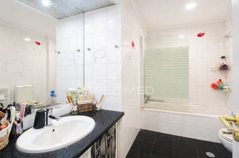 T3 com varandas e cozinha remodelada - montijo