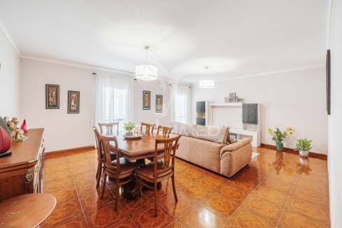 Apartamento t5 | mira sintra | arrendamento
