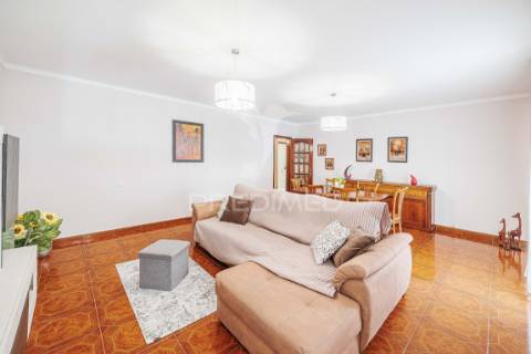 Apartamento t5 | mira sintra | arrendamento