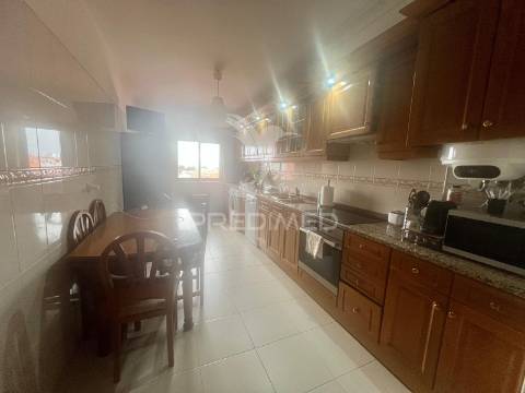 Apartamento t3  com parqueamento  - fidalguinhos
